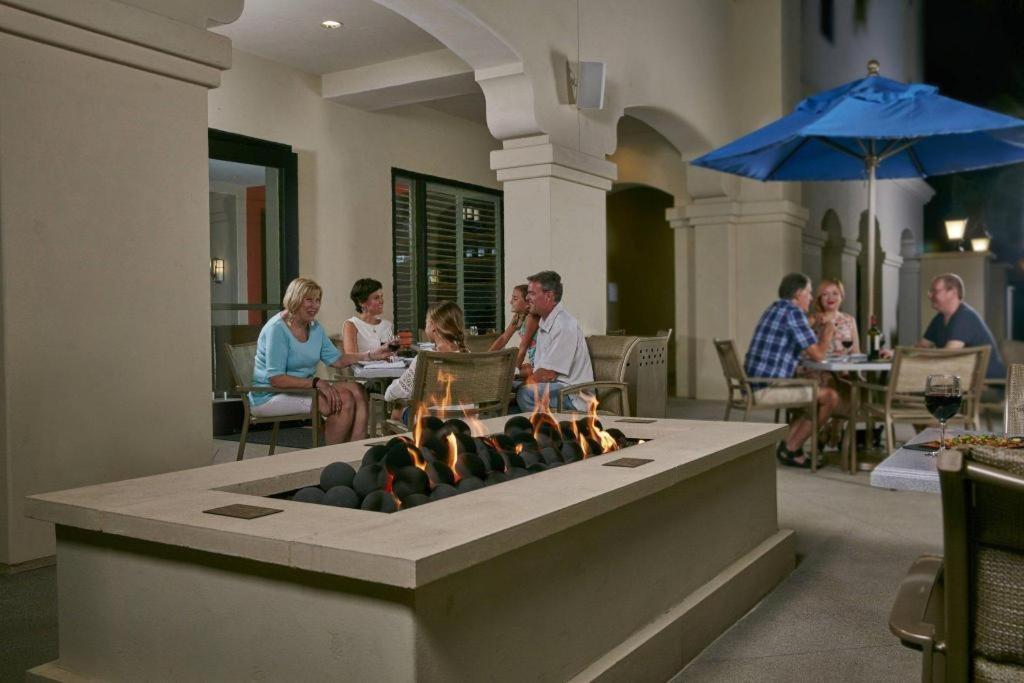 Courtyard By Marriott Anaheim Theme Park Entrance Hotel Exterior photo