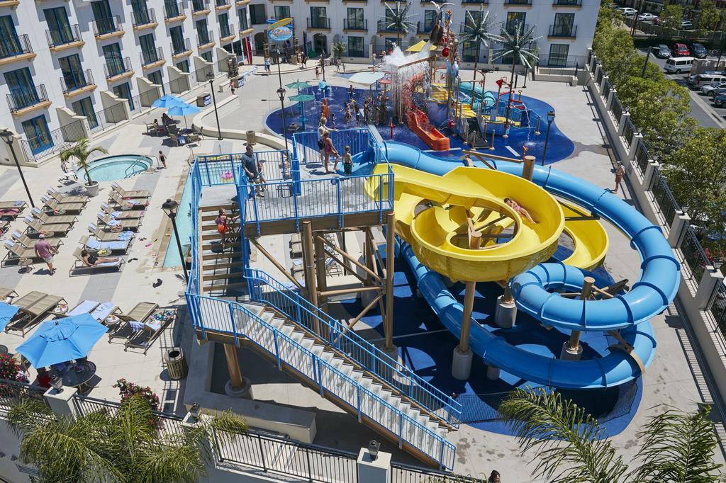 Courtyard By Marriott Anaheim Theme Park Entrance Hotel Exterior photo