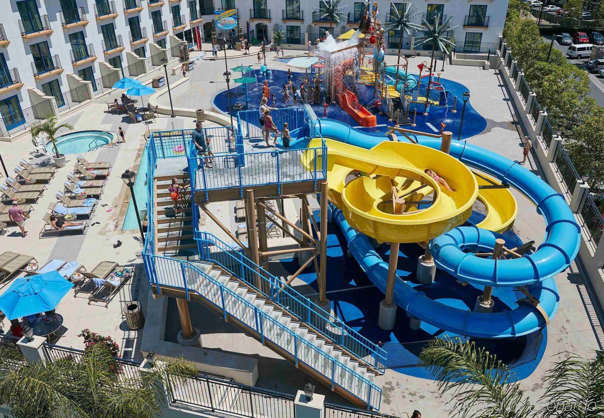 Courtyard By Marriott Anaheim Theme Park Entrance Hotel Exterior photo